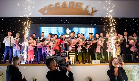 Nail contest for Vietnamese people in UK